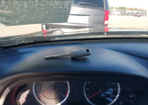 2011 Honda Accord 2.4 Ex-L from USA, damaged, VIN 1HGCP2F80BA060876